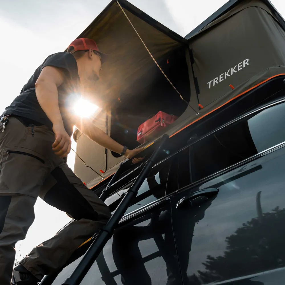 Best Trekker Auton kattoteltta Hut M, eri värejä