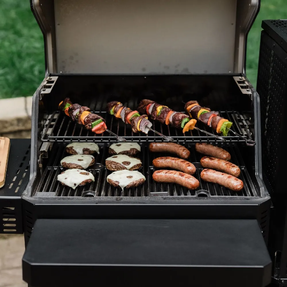 Outlet Masterbuilt BBQ-hiiligrilli/savustin Gravity Series 600, digitaalinen, wifi-ohjattava