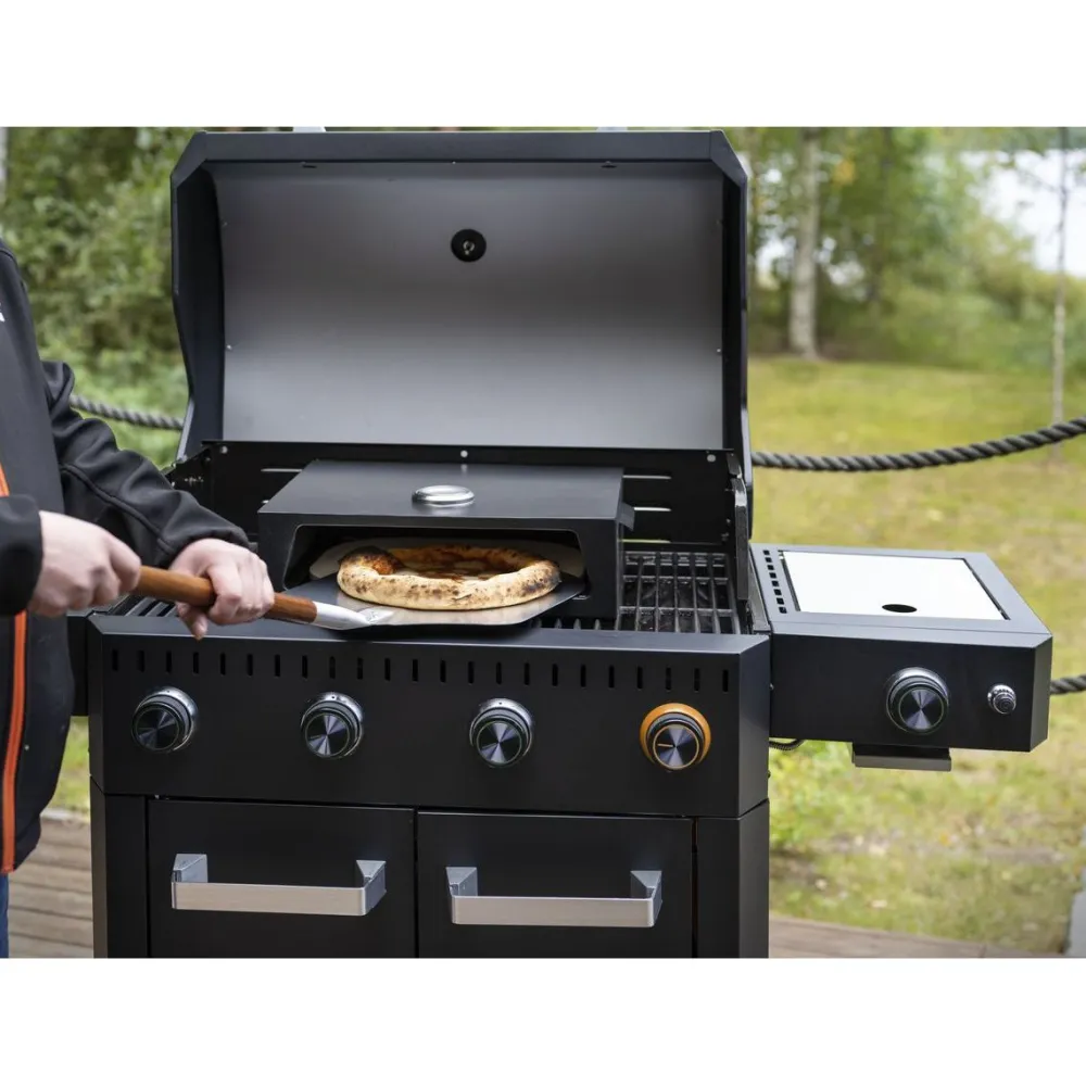 Clearance Mustang Kaasugrilli Connoisseur 4 poltinta + sivukeitin infrapunalla