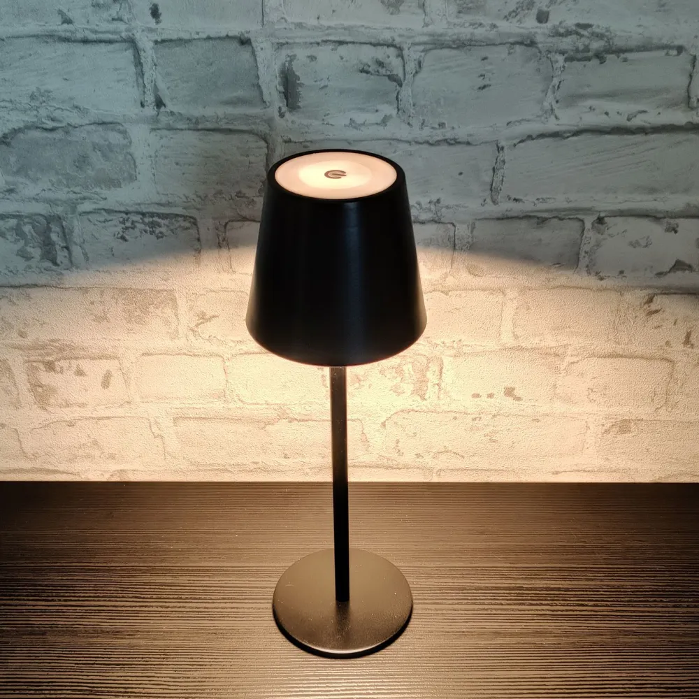 New LED Energie Ladattava LED-pöytävalaisin Praha, 3CCT, himmennettävä