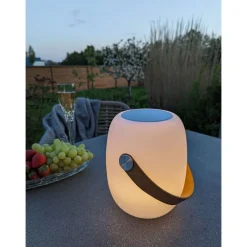 Discount House Nordic Ladattava pöytävalaisin Cardiff, Bluetooth-kaiuttimella, ø18cm, sisä- ja ulkokäyttöön, valkoinen/ruskea