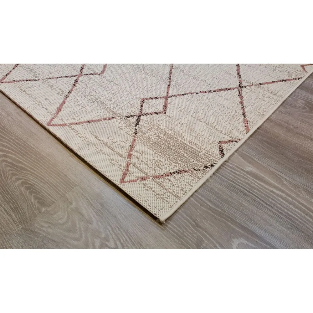Clearance Village's Matto Bologna 200x290 cm flamingo