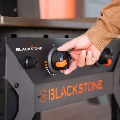 Hot Blackstone Parilagrilli 28'' Omnivore Iron Forge, kaasu, 2 poltinta