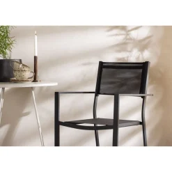 Online Venture Home Parvekeryhmä , ø60cm beige Bacong-pöytä + 2 mustaa, pinottavaa Copacabana-tuolia