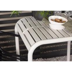 Clearance Venture Home Parvekeryhmä , 70x70cm beige Borneo-pöytä + 2 beigeä Peking-tuolia