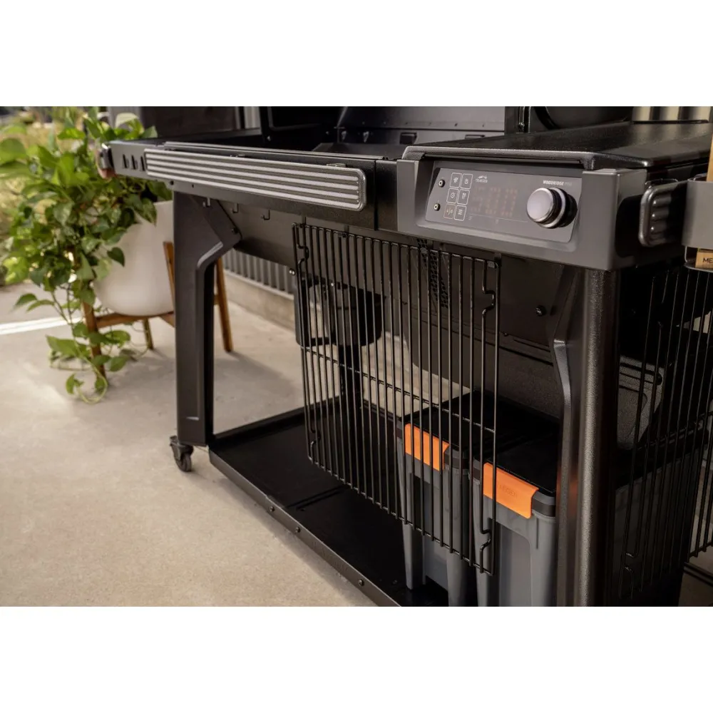 Online Traeger Pellettigrilli Woodridge Pro, musta