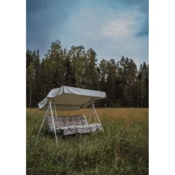 Varax Pihakeinu Riviera, 3:n istuttava, valkoinen teräsrunko, 51B-pehmuste, sisältää katoksen