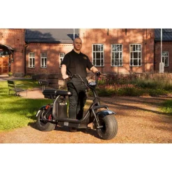 Outlet Kontio Motors Sähköskootteri Kontio Kruiser Long Range Black, kaksipaikkainen, eri vaihtoehtoja