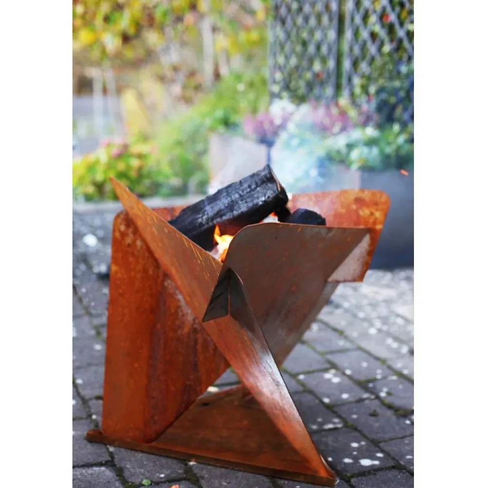 Clearance JABO Tulisija Triangel 64x64x54cm Corten-teräs, sis. alustan