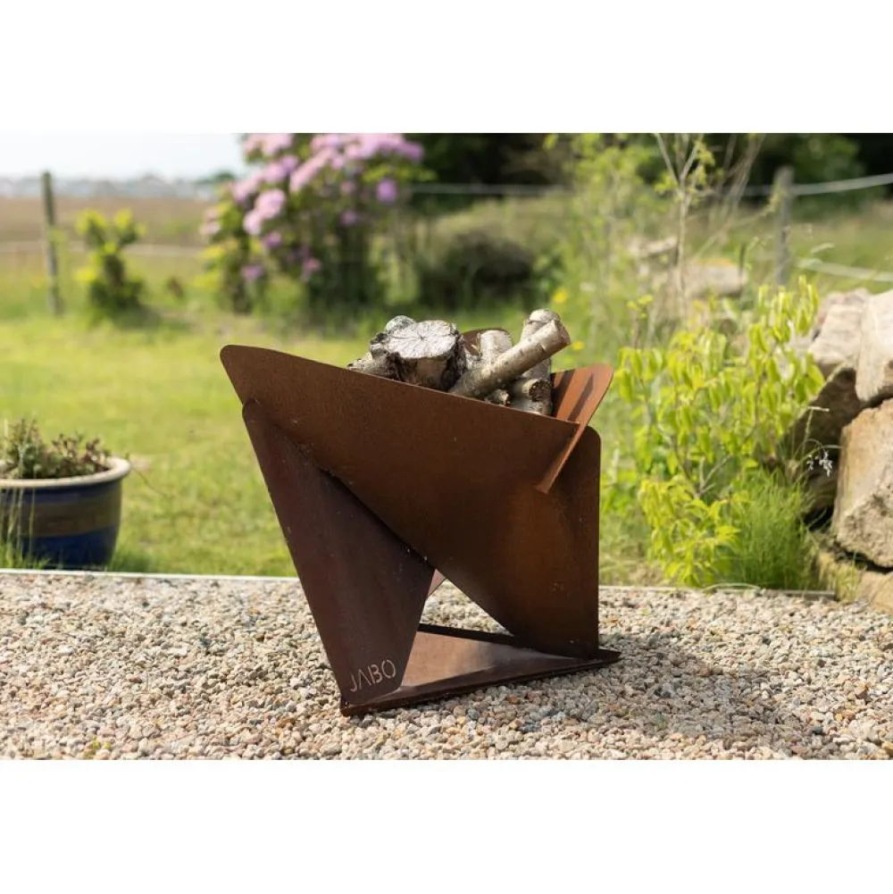 Clearance JABO Tulisija Triangel 64x64x54cm Corten-teräs, sis. alustan