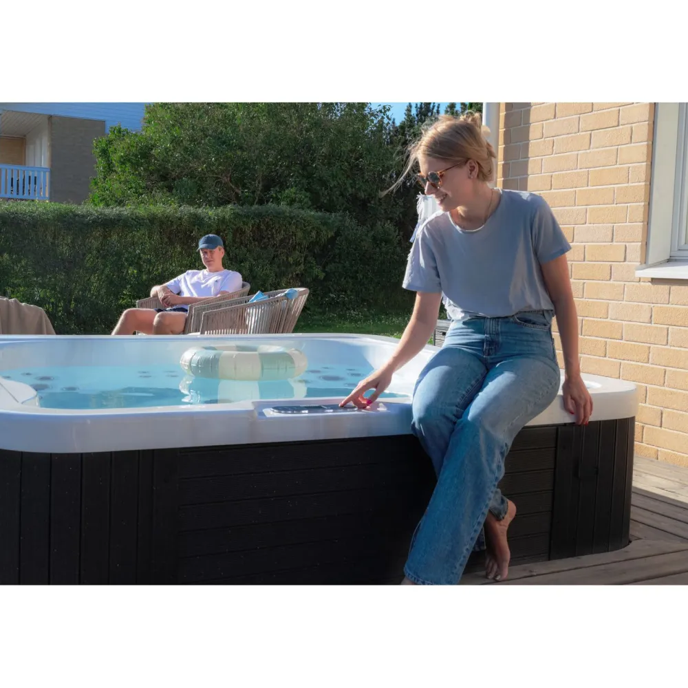 Hot Comfort Garden Spa Ulkoporeallas Comfort Garden Stella, 6 hlöä, 52 suutinta, harmaa/vaalea marmori