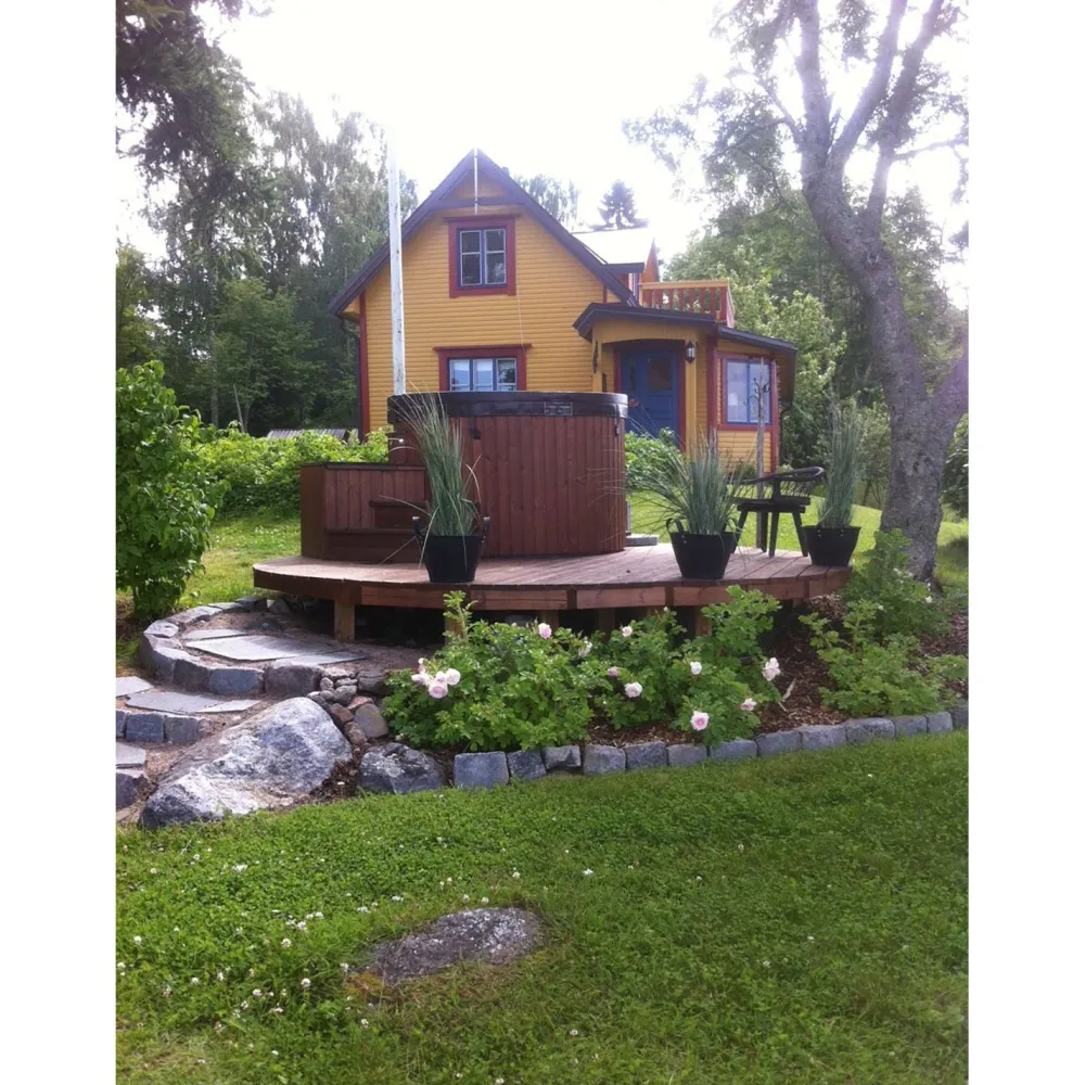 SpaDealers Ulkoporeallas TopSpa XS Wifi, 6 hlöä, eristetty, black marble